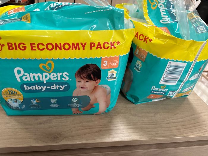 Couches Pampers Baby dry taille 3