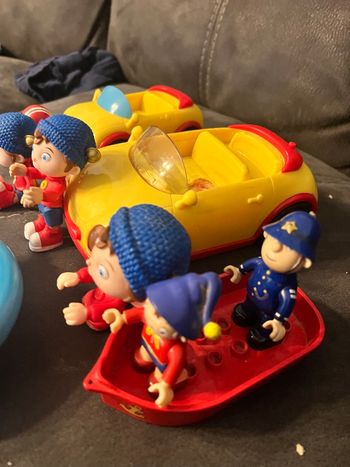 Lot oui-oui figurines et voitures