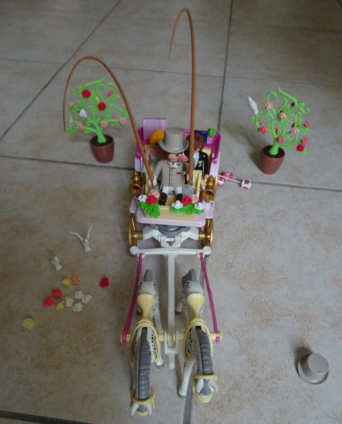 Playmobil City Life Carrosse et couple de mariés 9427 + Enfants d'honneur avec Photographe 9230 - photo numéro 3