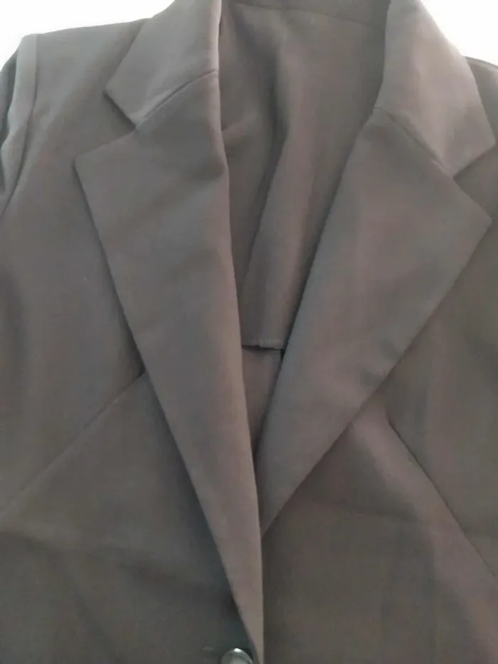 Veste noire mi longue T38 - photo numéro 4