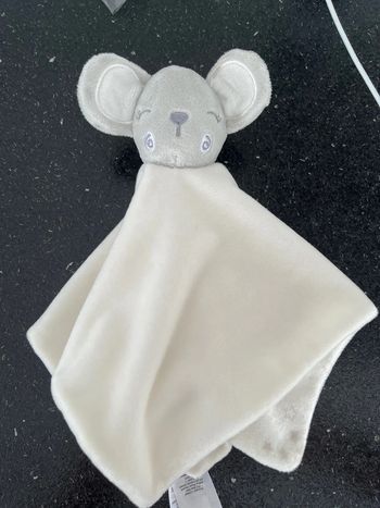 Grand doudou, plat blanc, tête, souris