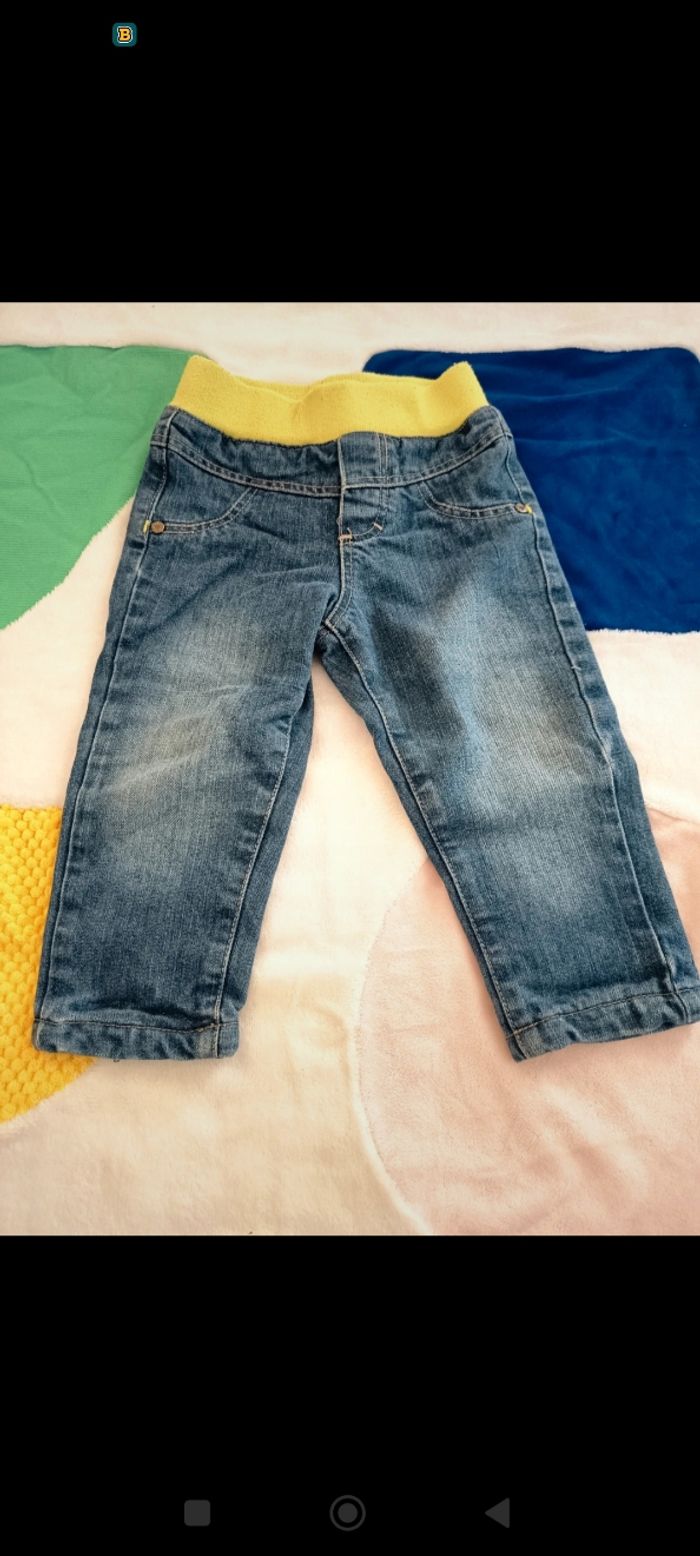 Pantalons jean larges 18 mois - photo numéro 3