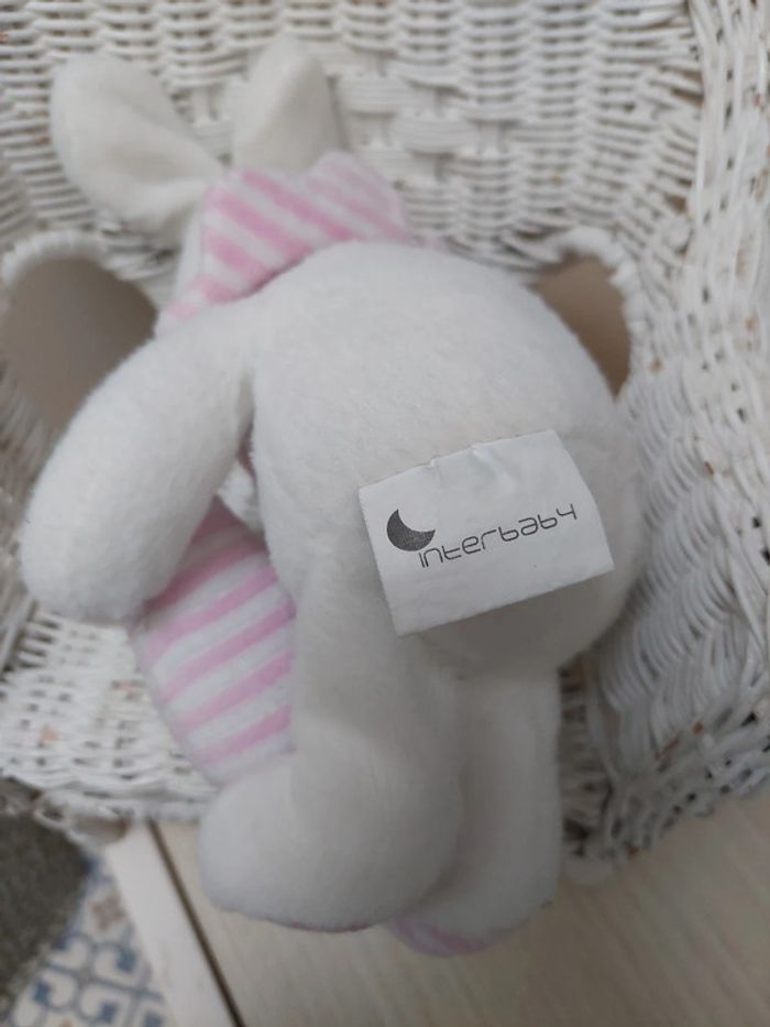 Interbaby - peluche lapin blanc et carotte rayée rose - photo numéro 4