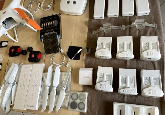 Drone dji phantom 4 PRO V2 - 6 Batteries - photo numéro 2