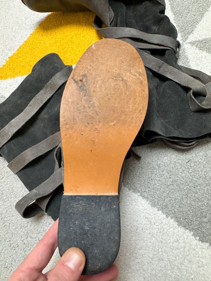 Bottes en cuir Requins Taille 39 - photo numéro 3