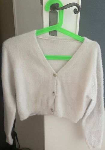 Pull avec bouton