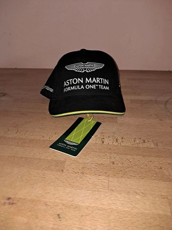 Casquette Aston martin