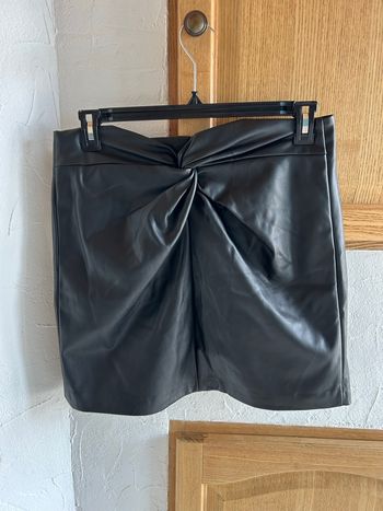 Jupe en similicuir noire Only - taille XL