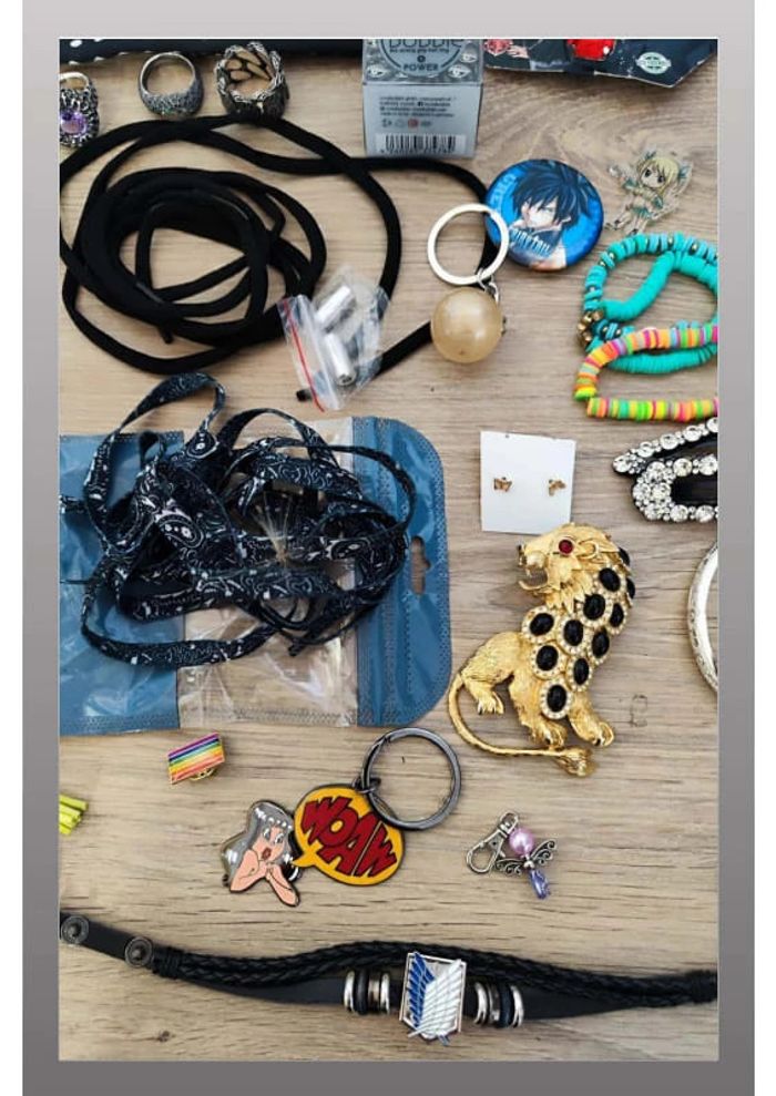 Gros lot de bijoux et autres accessoires - photo numéro 12