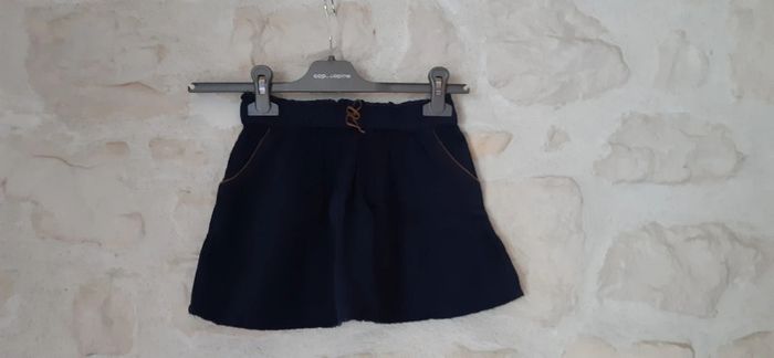 Jupe bleu marine 5-6 ans - photo numéro 4