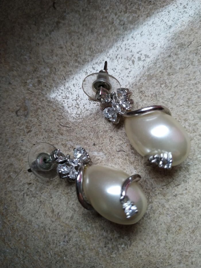 Boucles d'oreilles perle et strass - photo numéro 3
