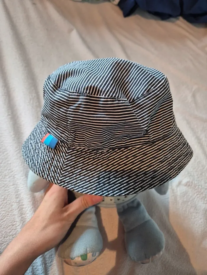 Chapeau bébé réversible