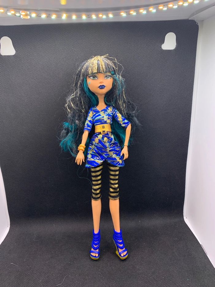 Poupée monster high cleo de nile