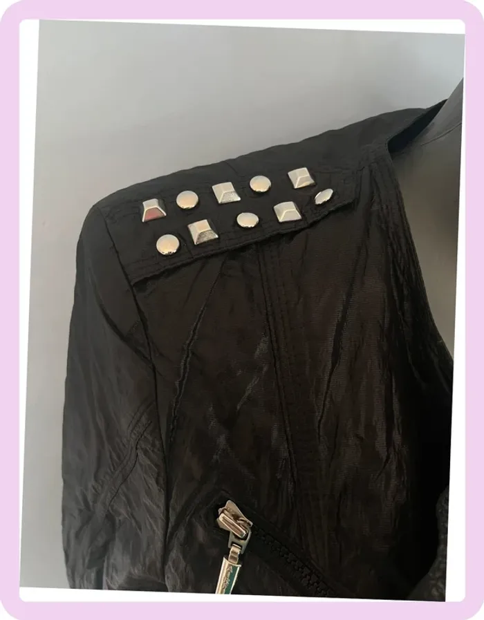 Veste courte noire Airfield taille 40 – Effet clouté épaules - photo numéro 2