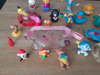 Lot de 21 jouets figurines