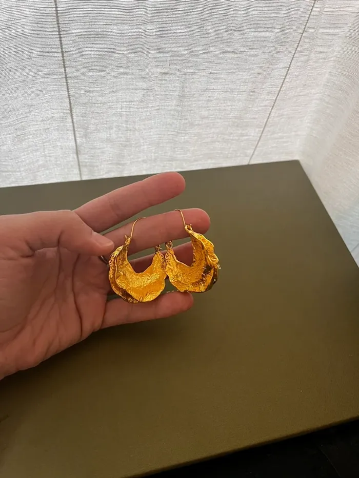 Créoles effet feuilles d’or martelées - photo numéro 3