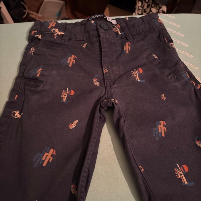 Vends lot de deux shorts okaidi 7 ans très bon état - photo numéro 4