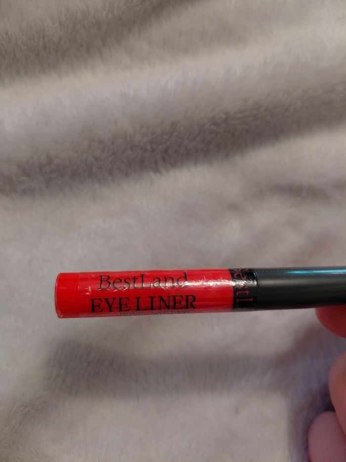 Eyeliner - photo numéro 2