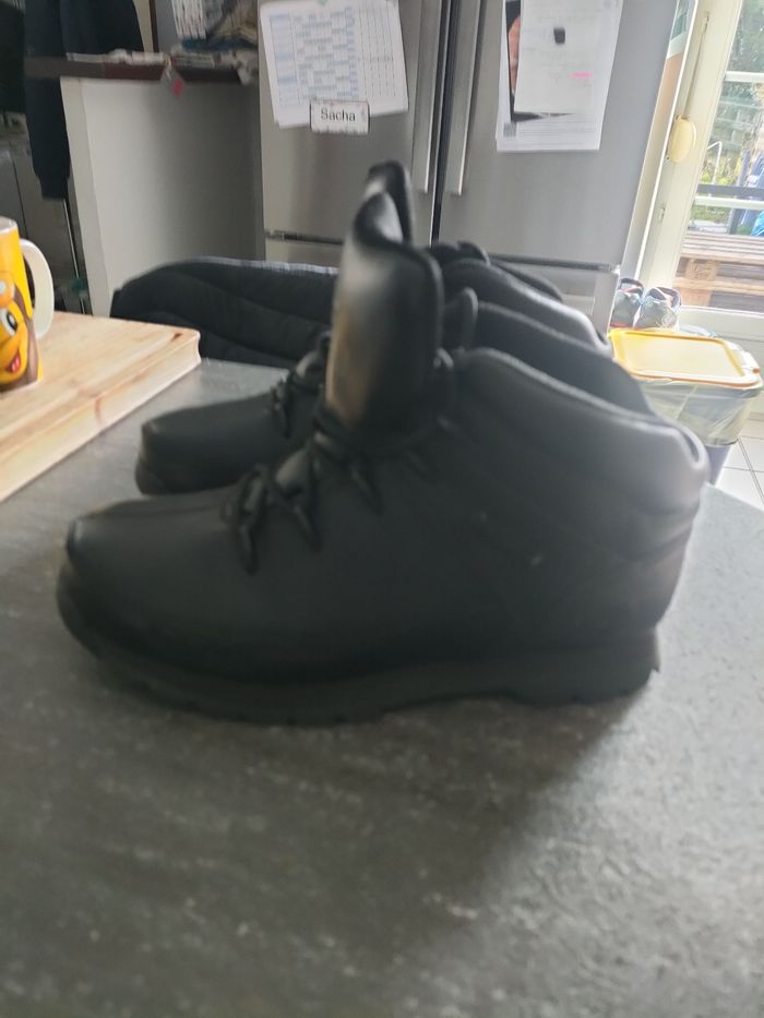 Chaussures enfant en 37  Timberland noir - photo numéro 2