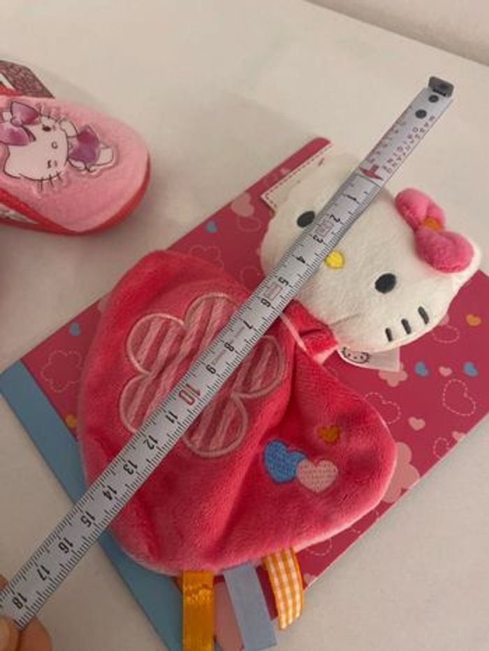 Lot  Hello kitty : chausson et doudou - photo numéro 6