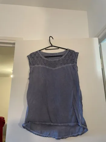 Haut dentelle bleu/gris