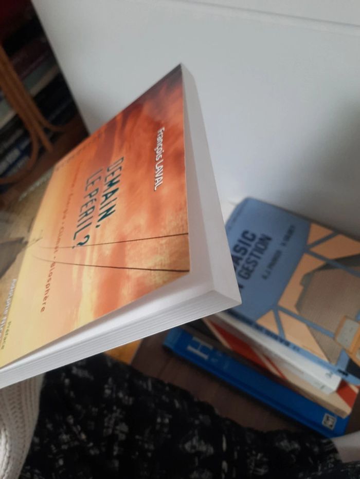 Demain. Le péril ? P m - photo numéro 12