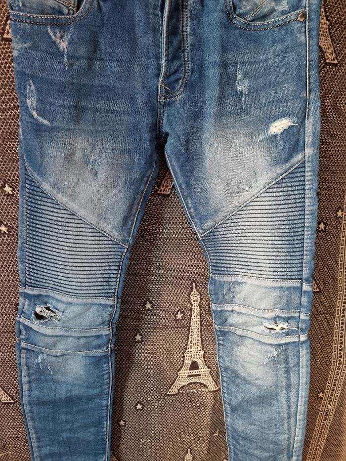 Jean bleu taille 28 comme neuf - photo numéro 2