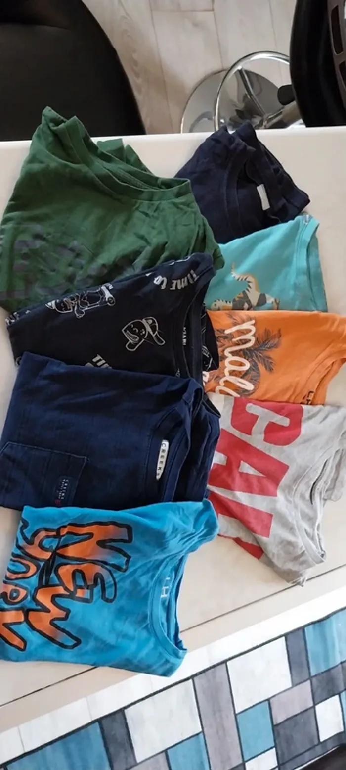 Lot de 8 tee-shirts garçon taille 8 ans