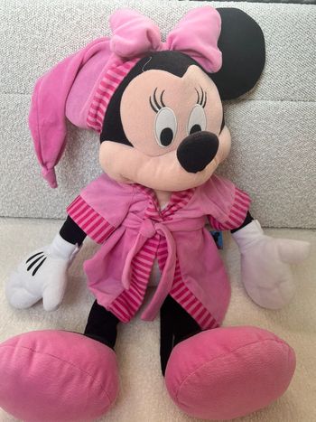 Grosse peluche Minnie en pyjama