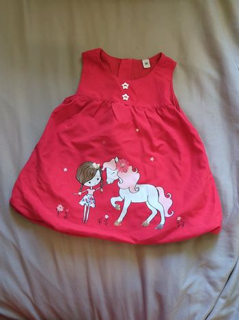 2 Robes rouge identique
