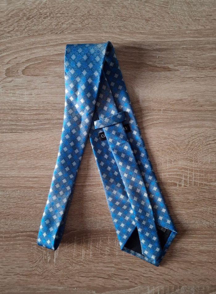 Cravate bleu - photo numéro 2