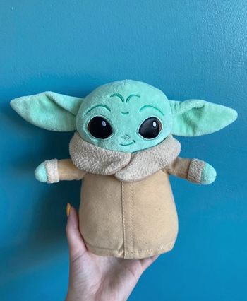 Peluche bébé Yoda grogu the mandalorian