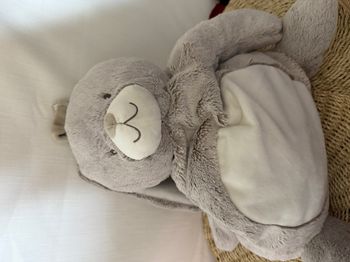 Doudou Lapin range pyjama beige chiné blanc TEX BABY
