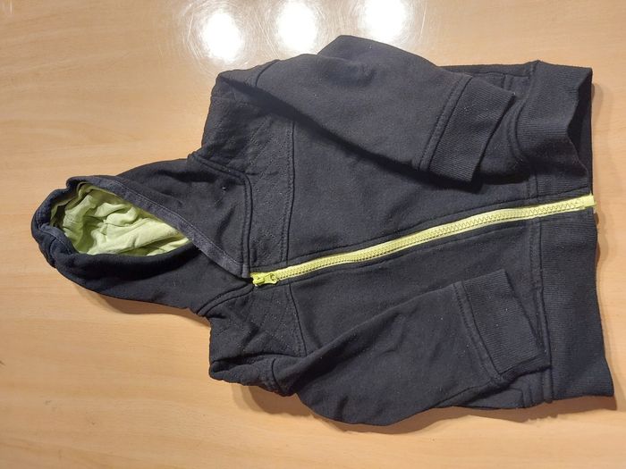 Sweat à acapuche