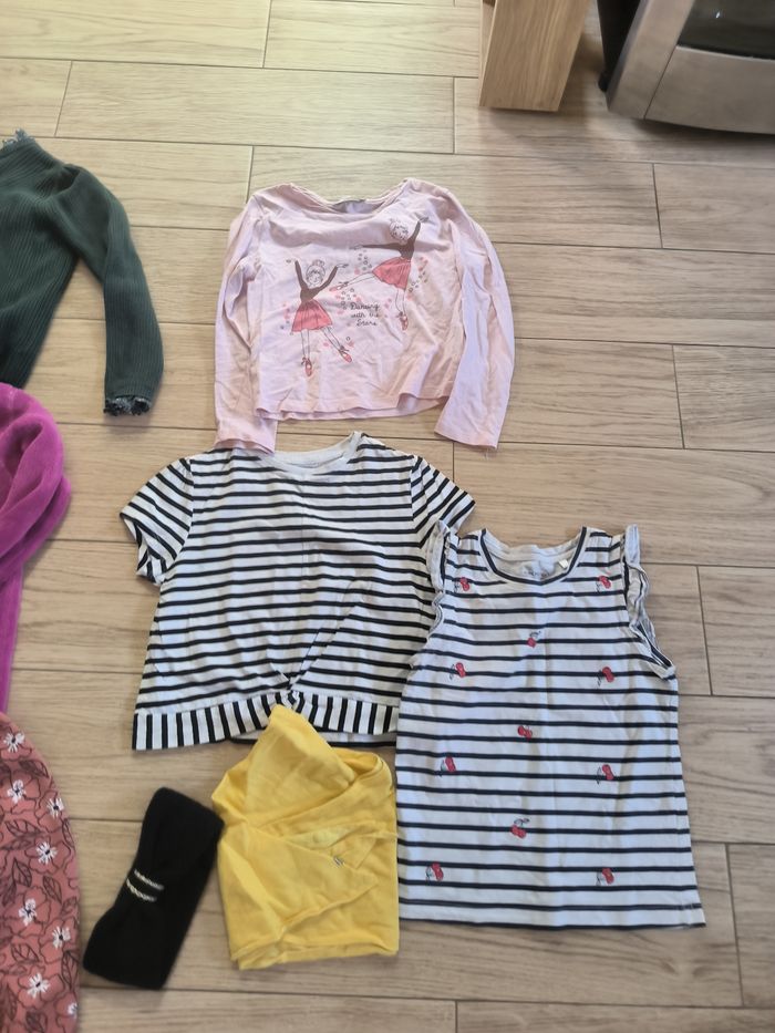 Lot fille 8 ans - photo numéro 2