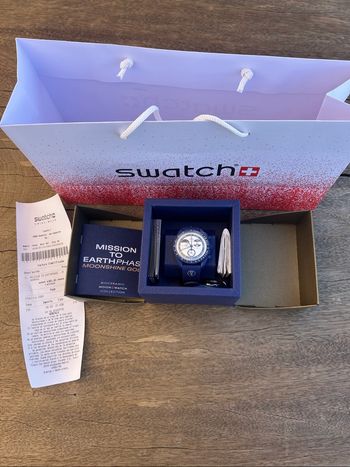 Swatch x Omega Biocéramique Mooswatch Mission to Earthphase Moonshine Snoopy Gold PopCorn