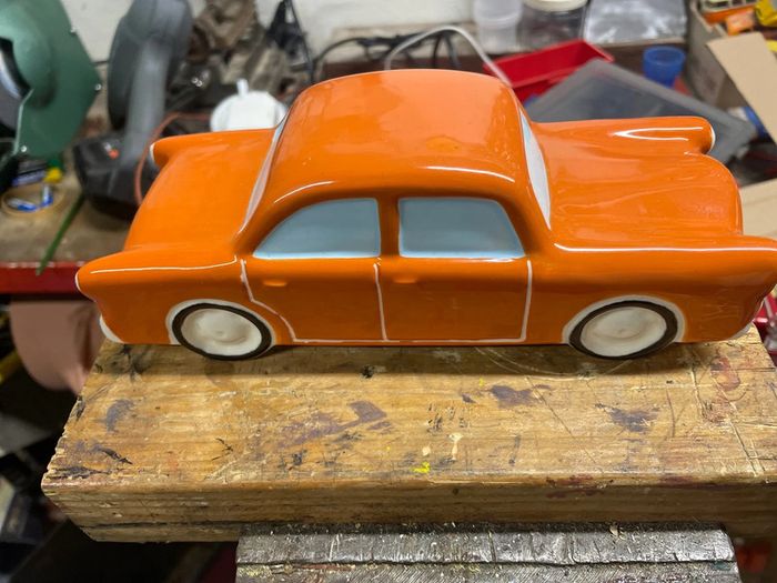 Voiture américaine en faïence - photo numéro 2