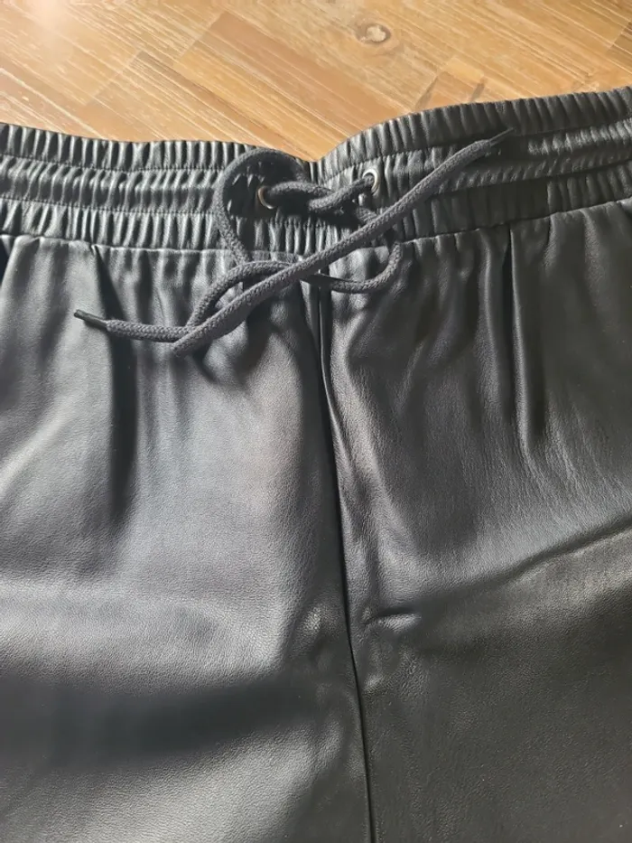 Short cuir synthétique 42 - photo numéro 2