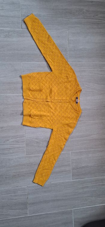 Gilet jaune moutarde Okaïdi, 8 ans