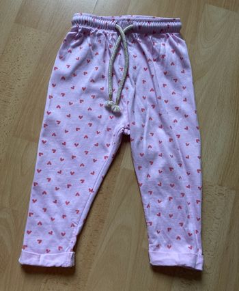 pantalon style jogging motif coeurs fille 12 mois