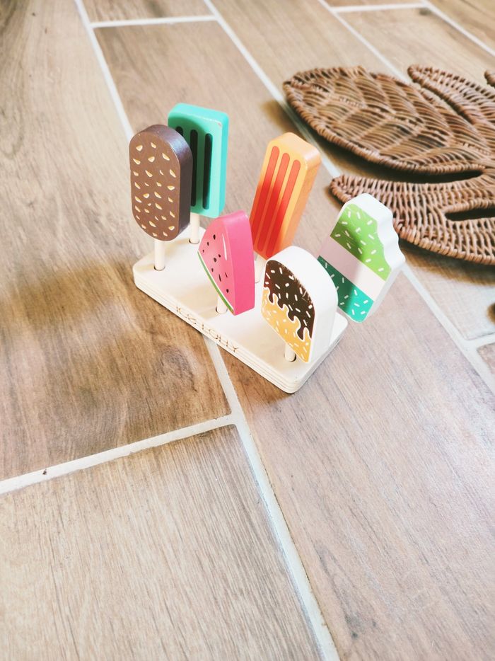 🍦Dinette diverses glaces avec socle en bois - photo numéro 3