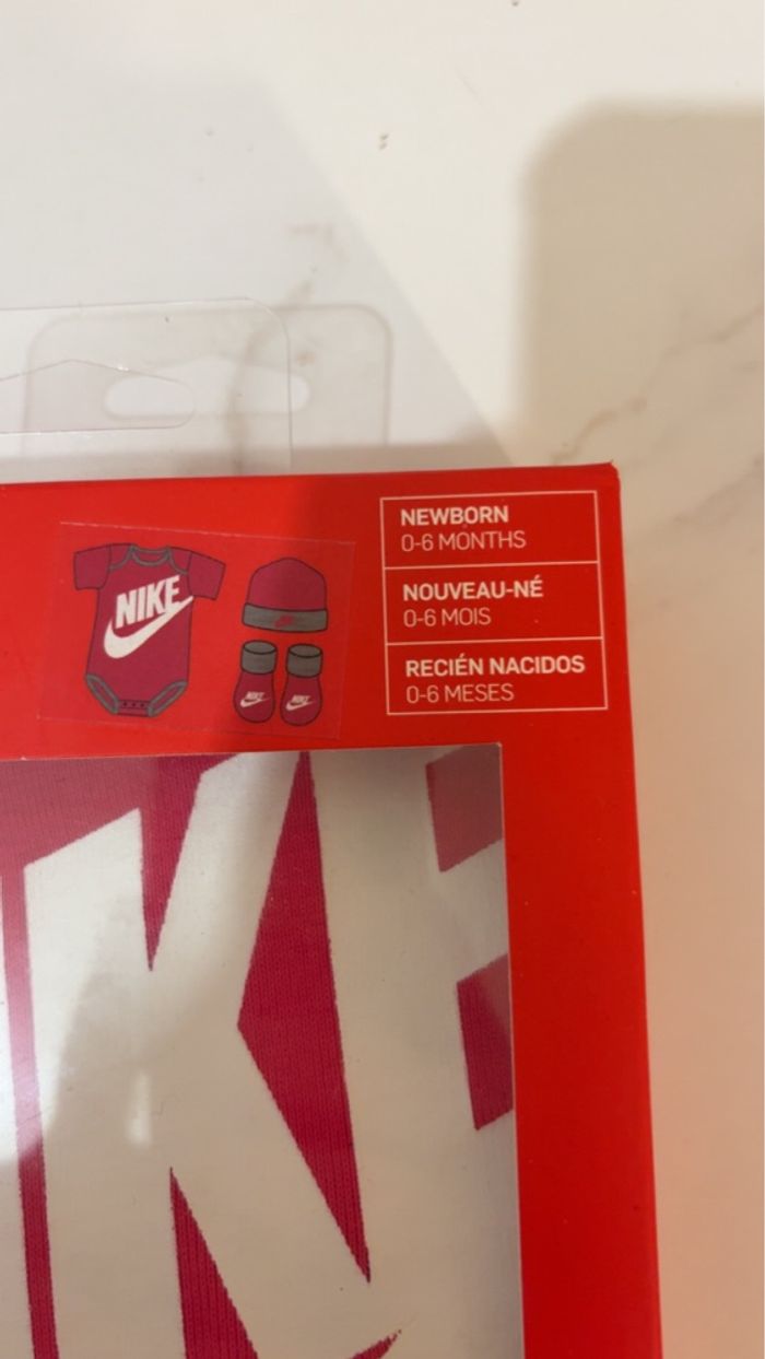 Set 3 pièces Nike neuf - photo numéro 2