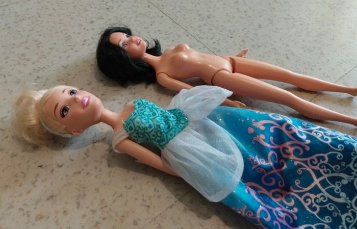 Lot de 2 poupées princesses Disney - photo numéro 2