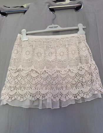 Jolie minijupe non transparente, taille S / Promod