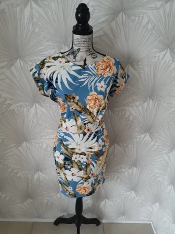 Jolie robe fleuris made in Italy taille unique