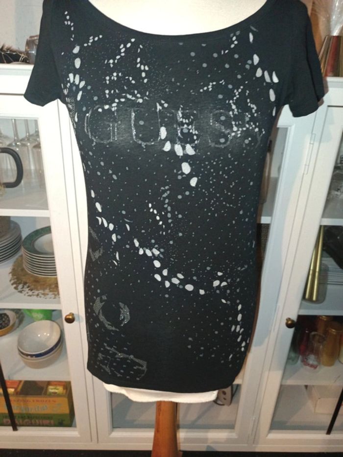 T shirt femme Guess taille M - photo numéro 2