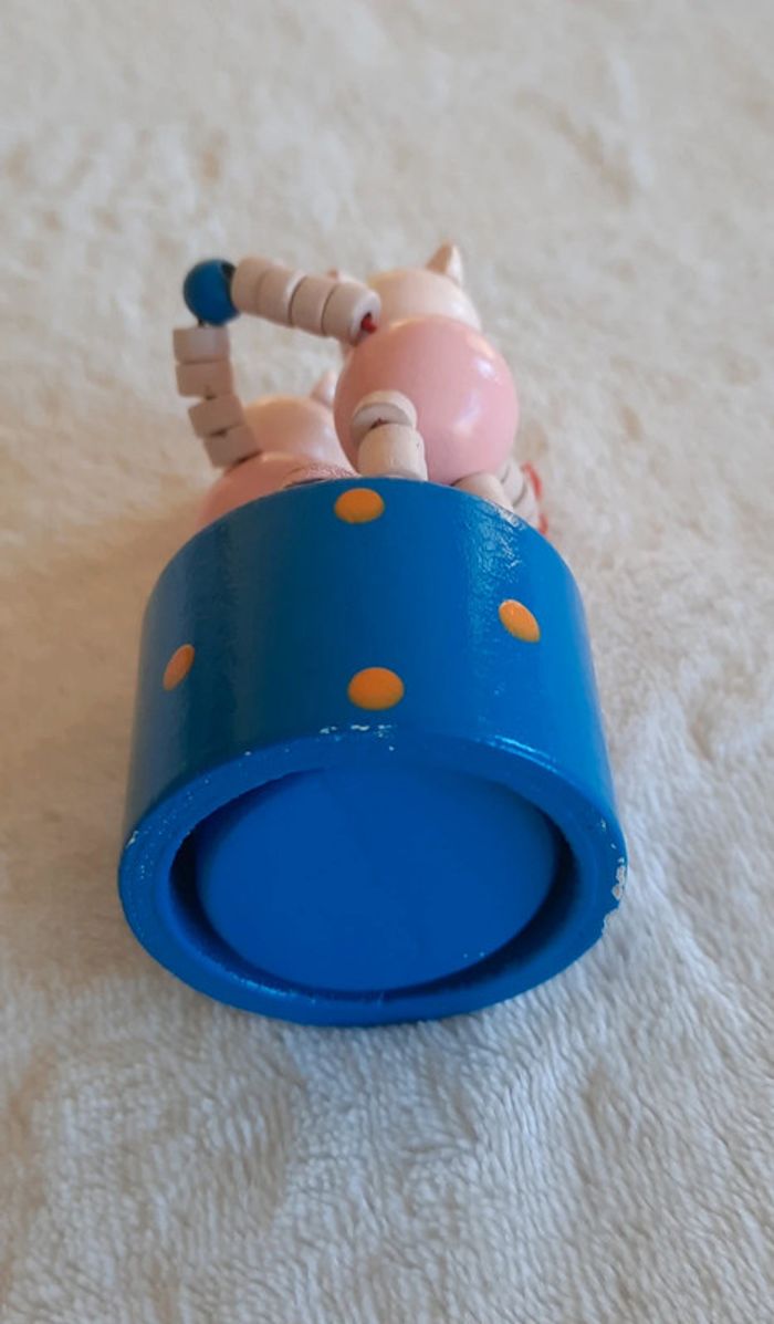 Figurine en bois articulée - photo numéro 2