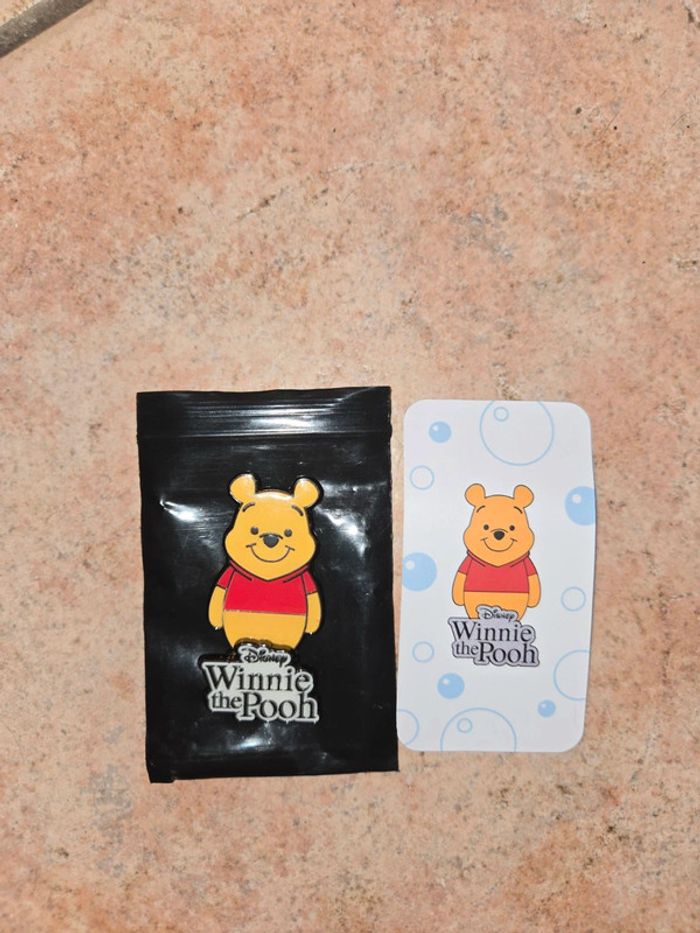Pin's aimanté Winnie l'ourson neuf