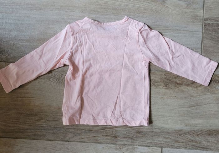 Lot de 2 t-shirts manches longues taille 18 mois - photo numéro 3
