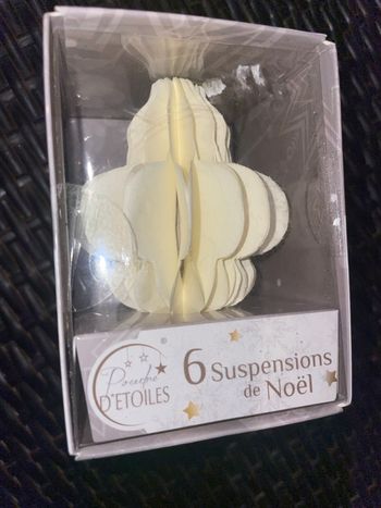 6 suspensions de Noël